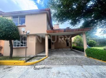 Casa · 265m² · 3 Recámaras · 2 Estacionamientos · Casa en Renta en La Calera con Exclusiva Ubicación