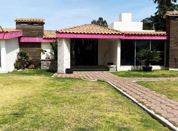 Casa · 380m² · 4 Recámaras · 4 Estacionamientos · Casa en Venta en Fracc. Fundadores de Zavaleta con Alberca y Terraza