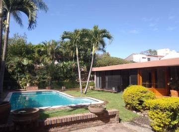 Casa de 3 habitaciones, Cuernavaca · Casa en Venta Como Terreno en un Nivel en Vistahermosa Cuernavaca