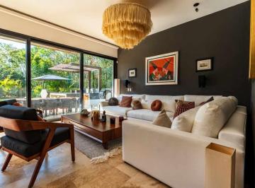 Casa · 618m² · 4 Recámaras · Casacasa de Lujo con Domótica y Alberca a 5 Minutos de La Playa en Playa del Carmen