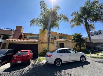 Casa · 554m² · Casa en Venta en Fraccionamiento con Seguridad Permanente