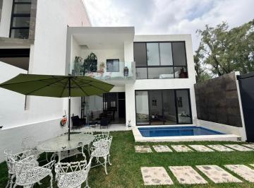 Casa · 240m² · 3 Recámaras · 2 Estacionamientos · Estrene a 5 Minutos del Centro de Cuernavaca