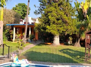 Casa de 3 habitaciones, Cuernavaca · Se Renta Casa de un Nivel con Bungalow Independiente