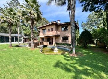Casa · 800m² · 8 Recámaras · 6 Estacionamientos · Casa en Pueblo Magico Huasca de Ocampo