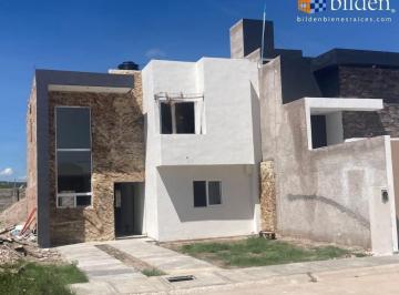 Casa · 130m² · 3 Recámaras · 2 Estacionamientos · Casa en Venta en Fracc. Tapias Residencial Durango