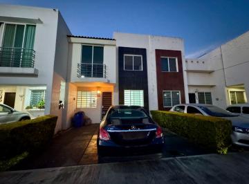 Casa de 3 habitaciones, Zapopan · Casa en Venta en Rinconada de Los Fresnos, Cerca Real Center Zapopan