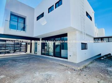 Terreno / Lote · 282m² · 3 Recámaras · 2 Estacionamientos · Casa en Venta Zona Canteras $8,900,000.
