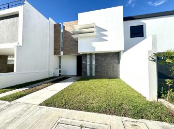 Casa · 170m² · 3 Recámaras · 2 Estacionamientos · Casa en Venta con Amplo Jardín en Lomas de La Rioja Riviera Veracruzana Alvarado Veracruz