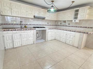 Casa · 187m² · 3 Recámaras · 2 Estacionamientos · Casa en Venta Privada Giraldas