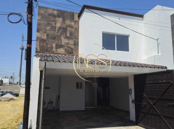 Casa · 203m² · 3 Recámaras · 2 Estacionamientos · Casa en Venta Los Tules Celaya
