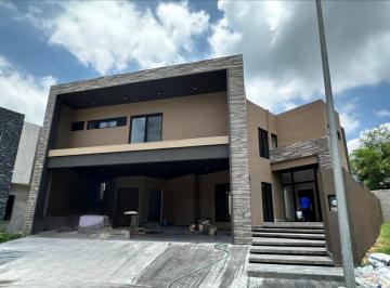 Casa · 529m² · 3 Recámaras · 3 Estacionamientos · Casa en Venta en Bosques de Las Misiones, Monterrey Nl