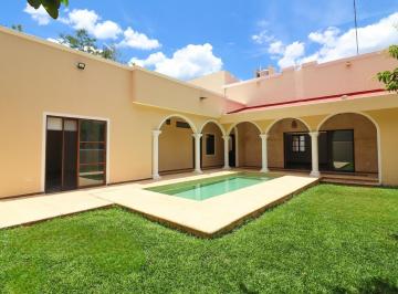 Casa · 309m² · 3 Recámaras · 2 Estacionamientos · Casa en Venta en Conkal, Paseos del Mayab, Entrega Inmediata