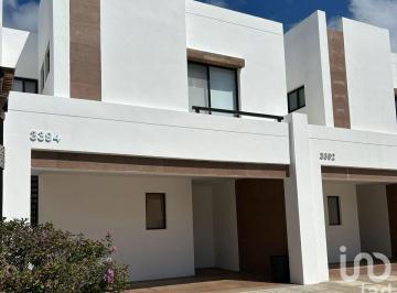 Casa · 160m² · 3 Recámaras · 2 Estacionamientos · Casa en Renta en Palmilla Coto Residencial