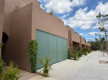 Casa de 3 habitaciones, Mérida · Townhouse en Venta de Entrega Inmediata en Temozón Norte, Mérida