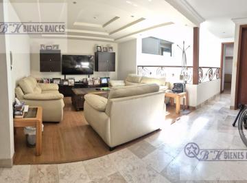 Casa · 498m² · 3 Recámaras · 2 Estacionamientos · Casa en Venta, Tecamachalco en Muy Buenas Condiciones, Calientita y con Vista