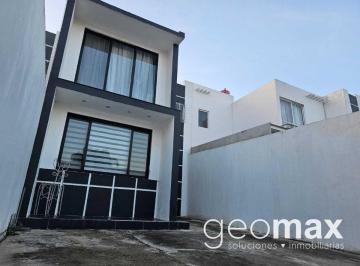 Casa de 3 habitaciones, Tonalá · Residencia con Recamara en Planta Baja en Excelente Estado