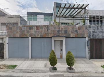 Casa de 4 habitaciones, Coyoacán · ¡Gran y Hermosa Propiedad en Remte Bancario!