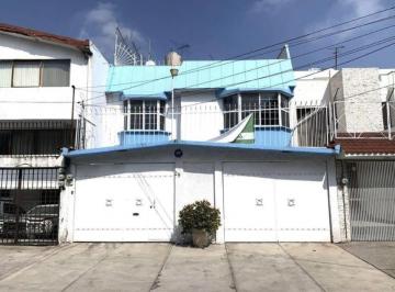 Casa de 5 habitaciones, Coyoacán · Vendo Casa en Petrolera Taxqueña, Coyoacan