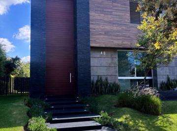 Casa de 5 habitaciones, Zapopan · Casa en Venta - Bosque de Los Lagos, Zapopan.