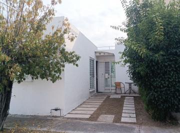 Casa · 99m² · 3 Recámaras · 1 Estacionamiento · Casa en Venta en Jardines del Malecón, de Una Planta Cerca de 3 Guerras, Punta Arena Uni Celaya