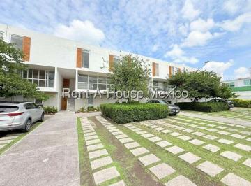 Departamento de 3 habitaciones, Querétaro · Townhouse en Renta en Santa Fe Juriquilla | Terraza | 2 Recámaras | Área de Tv | Amenidades Premium