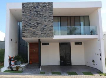 Casa · 391m² · 3 Recámaras · 2 Estacionamientos · Casacasa en Venta en Coto Canteras de San Agustín Al Poniente de La Ciudad de Aguascalientes