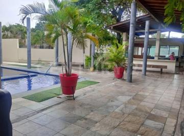 Local comercial · 120m² · 3 Estacionamientos · Alberca con Cocina Equipada en Renta