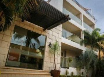 Edificio · 750m² · 14 Estacionamientos · Hotel Boutique en Venta en Cuernavaca