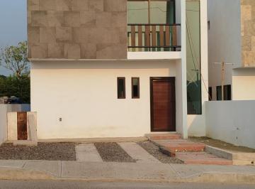 Casa · 138m² · 3 Recámaras · 2 Estacionamientos · Casa en Venta Tuxpan, Veracruz.