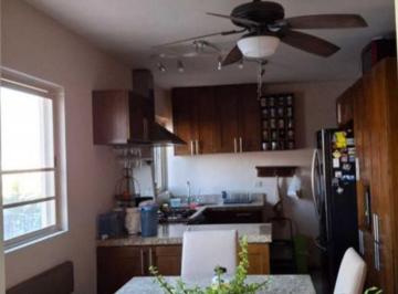 Casa · 284m² · 3 Recámaras · 3 Estacionamientos · Casa en Venta en Satelite