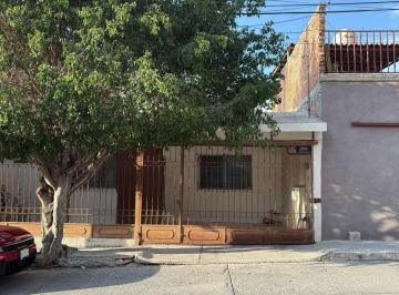 Casa · 104m² · 2 Recámaras · 1 Estacionamiento · La Firma Real State Vende Bonita Casa en El Morelos de Una Planta en Excelentes Condiciones