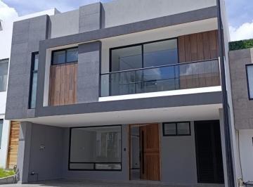 Casa · 330m² · 4 Recámaras · Casa en Lomas 2