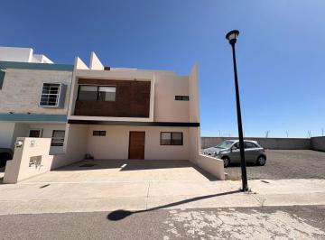 Casa en condominio de 3 habitaciones, Querétaro · Bonita Casa en Venta en Esquina en San Isidro Juriquilla