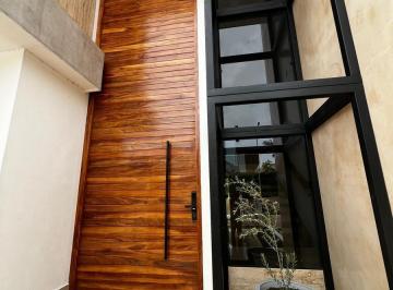 Casa · 330m² · 3 Recámaras · 2 Estacionamientos · Vendo Hermosa Casa Para Estrenar de 3 Rec 2 Niveles en Via Cumbres y Alberca Privada