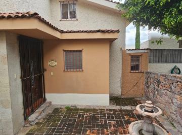 Casa en condominio de 3 habitaciones, Querétaro · Casa con 3 Habitaciones en Venta y Renta, 388 m² Terreno, Loma Dorada