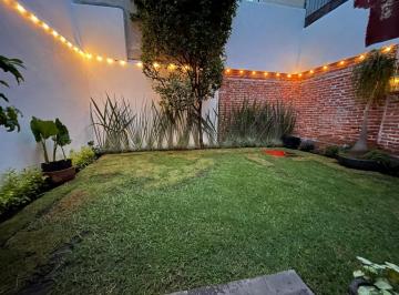 Casa · 200m² · 2 Estacionamientos · Casa Excepcional con Jardín en Roma Sur. Renta Largo Plazo.