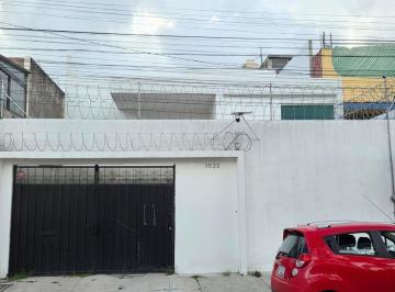 Casa · 280m² · 7 Recámaras · 2 Estacionamientos · Se Vende Amplia Casa en San Manuel