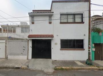 Casa de 3 habitaciones, Coyoacán · Venta de Casa en Prado Churubusco, Coyoacan, Cdmx