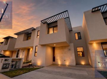 Casa · 187m² · 3 Recámaras · 2 Estacionamientos · Casa en Fraccionamiento Zibatá Modelo Zhu