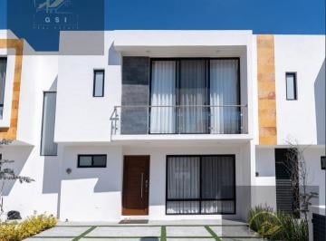 Casa · 132m² · 3 Recámaras · 2 Estacionamientos · Casa en Juriquilla Privada Los Robles II