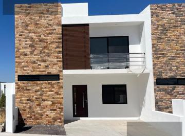 Casa en condominio · 156m² · 3 Recámaras · 2 Estacionamientos · Casa en Venta – Condominio Olivo, San Isidro Juriquilla, Querétaro