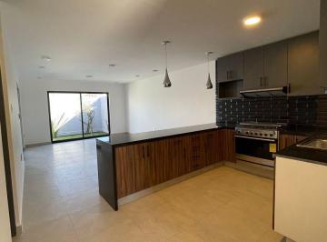 a7f98adcd5582f39712043ab88959e92d2f9cceae7b537e5e7437a31eae4f090 · Casa Amplia con Recámara en Planta Baja