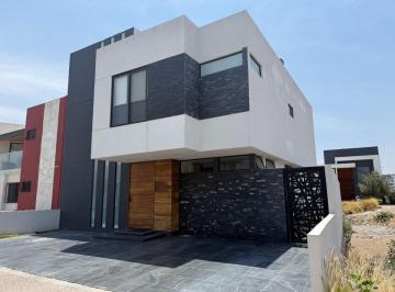 Casa en condominio de 3 habitaciones, Corregidora · Carlota Corregidora
