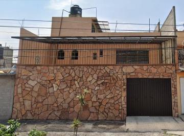 Casa de 4 habitaciones, Nezahualcóyotl · Bonita Casa en Una Exelente Ubicacioncerca de Escuelas Parques y Hospitales Centros Comerciales