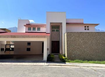 Casa de 4 habitaciones, Monterrey · Casa en Venta en Monterrey Zona Carretera Nacional Bosquencinos