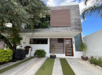 Casa en condominio de 4 habitaciones, Corregidora · Casa 4 Recámaras 3.5 Baños en El Condado
