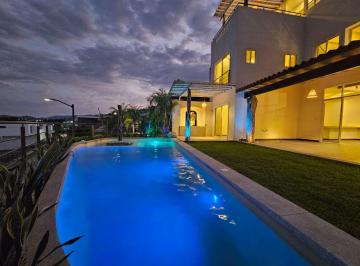 Casa de 4 habitaciones, Jojutla · Casa Nueva Venta, 4 Recámaras, Roof Garden, Seguridad, frente a Lago de Tequesquitengo Cuerna #10758