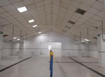 Bodega comercial · 477m² · 20 Estacionamientos · Bodega
