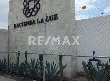 Casa · 105m² · 3 Recámaras · 2 Estacionamientos · Renta Casa Amueblada en Hacienda La Luz, Querétaro - (4)
