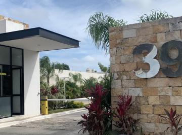 Casa en condominio · 305m² · 4 Recámaras · 2 Estacionamientos · Hermosa Casa Equipada con Paneles en Privada Temozón 39 en Mérida, Yucatán